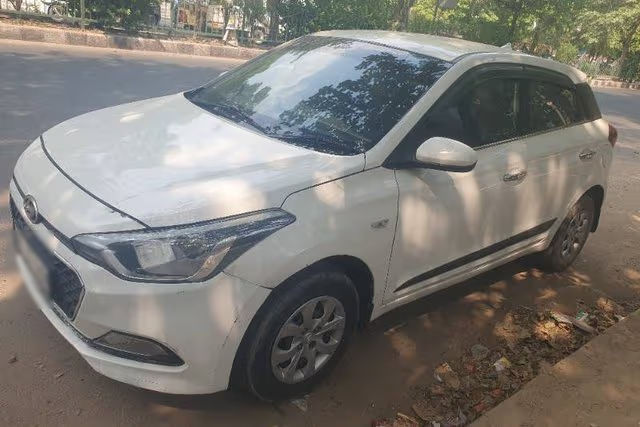 Second-hand 2015 Hyundai i20 1.2 Anniversary Edition for sale in New Delhi