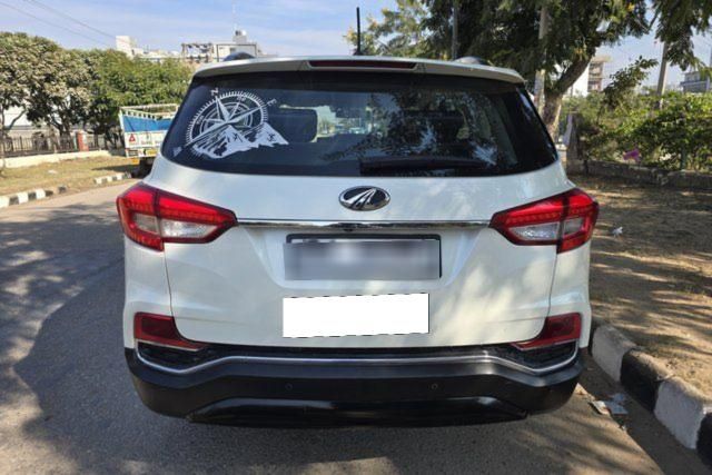 Mahindra Alturas G4 4X2 AT BSIV Second-hand 2018 Mahindra Alturas G4 4X2 AT BSIV for sale in Chandigarh