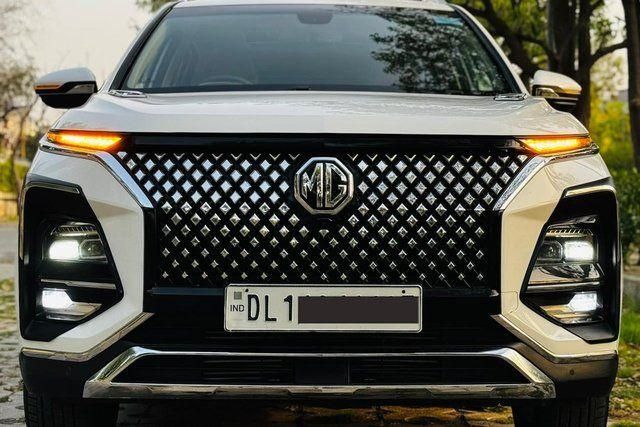 MG Hector Plus Sharp Pro 2023-2025 Second-hand 2024 MG Hector Plus Sharp Pro 2023-2025 for sale in New Delhi