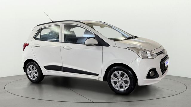 Second-hand 2016 Hyundai Grand i10 Sportz for sale in New Delhi