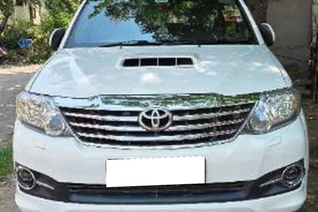 Toyota Fortuner 4x2 AT Second-hand 2013 Toyota Fortuner 4x2 AT for sale in Chandigarh