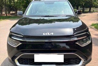 Used Kia Carens Luxury Plus Diesel AT 6 STR BSVI