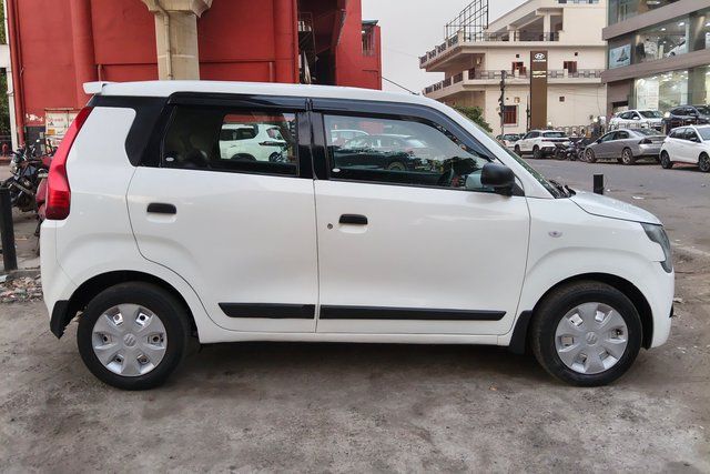 Second-hand 2021 Maruti Suzuki Wagon R CNG LXI Opt for sale in New Delhi