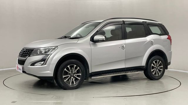 Second-hand 2019 Mahindra XUV500 W7 for sale in Jaipur
