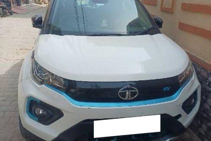 Tata Nexon EV XZ Plus LUX