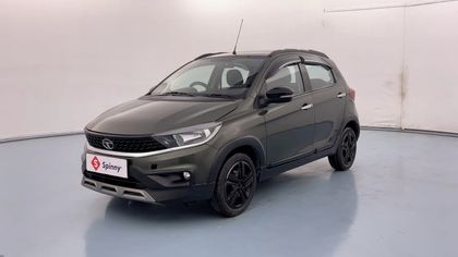 2022 Tata Tiago NRG एक्सटी