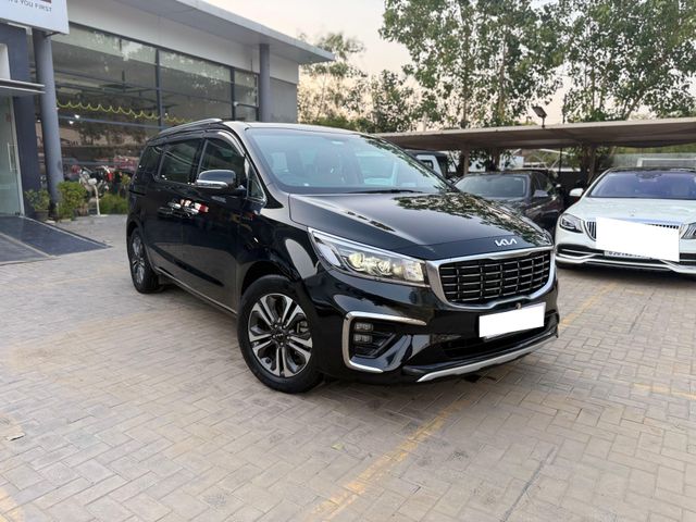 Kia Carnival Limousine Plus Second-hand 2023 Kia Carnival Limousine Plus for sale in Ahmedabad