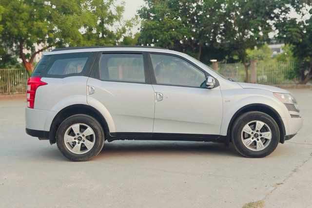 Second-hand 2012 Mahindra XUV500 W8 2WD for sale in Ahmedabad
