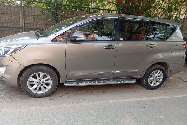 Toyota Innova Crysta 2.8 GX AT BSIV Second-hand 2017 Toyota Innova Crysta 2.8 GX AT BSIV for sale in New Delhi