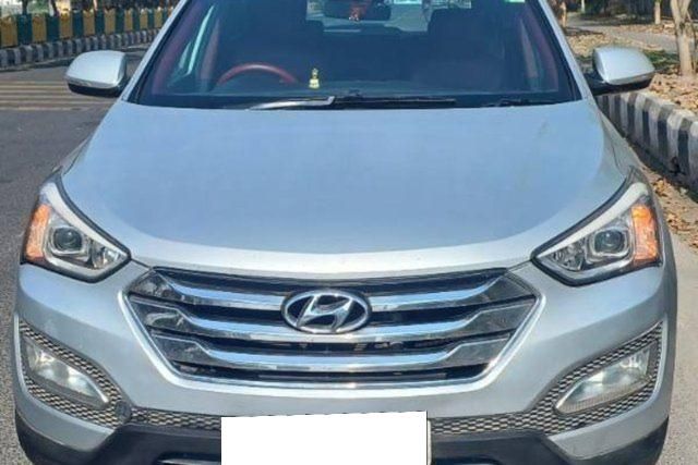 Second-hand 2016 Hyundai Santa Fe 4WD AT for sale in Noida