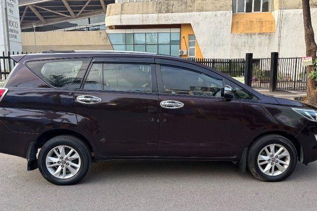 Toyota Innova Crysta 2.8 GX AT BSIV Second-hand 2016 Toyota Innova Crysta 2.8 GX AT BSIV for sale in Vashi