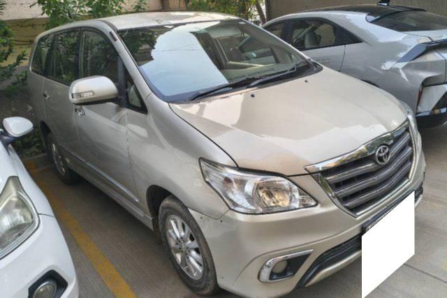Toyota Innova 2.5 G (Diesel) 7 Seater BS IV Second-hand 2014 Toyota Innova 2.5 G (Diesel) 7 Seater BS IV for sale in Ahmedabad