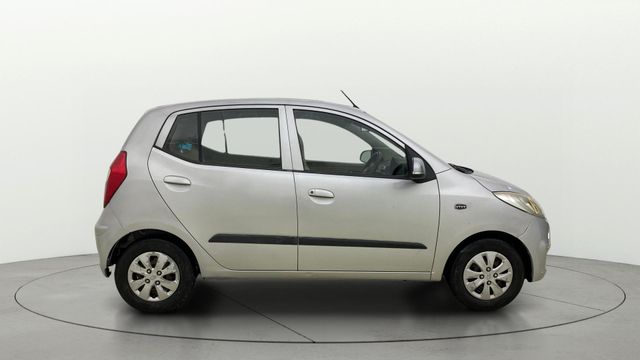 Hyundai i10 Magna 1.1L Second-hand 2013 Hyundai i10 Magna 1.1L for sale in Ahmedabad
