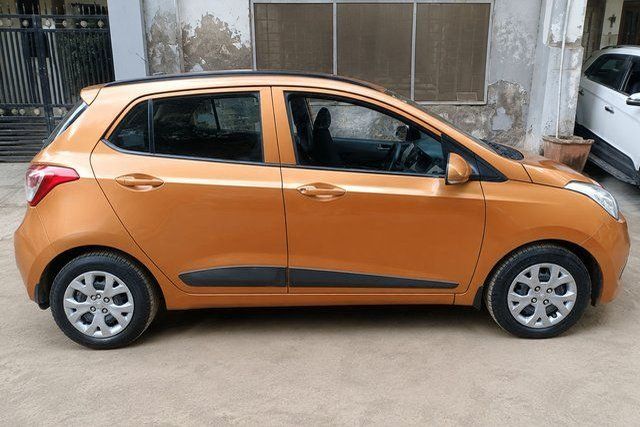 Second-hand 2015 Hyundai Grand i10 Sportz for sale in Mumbai