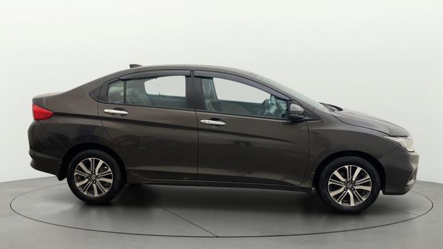 Honda City i DTec V Second-hand 2017 Honda City i DTec V for sale in Hyderabad