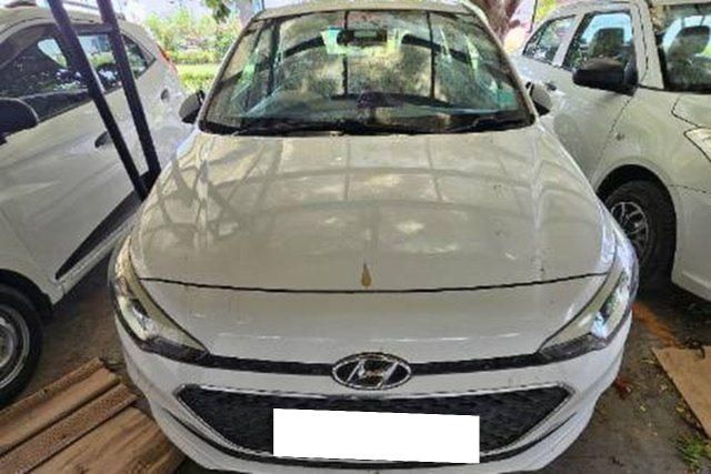 Hyundai i20 Asta Option 1.2 Second-hand 2016 Hyundai i20 Asta Option 1.2 for sale in Anand