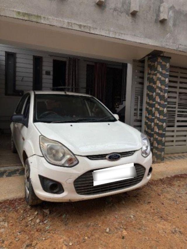 Ford Figo Petrol ZXI Second-hand 2013 Ford Figo Petrol ZXI for sale in Kunjaban