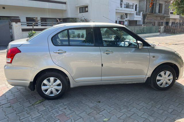 Maruti Suzuki Swift Dzire 1.2 Vxi BSIV Second-hand 2011 Maruti Suzuki Swift Dzire 1.2 Vxi BSIV for sale in Chandigarh