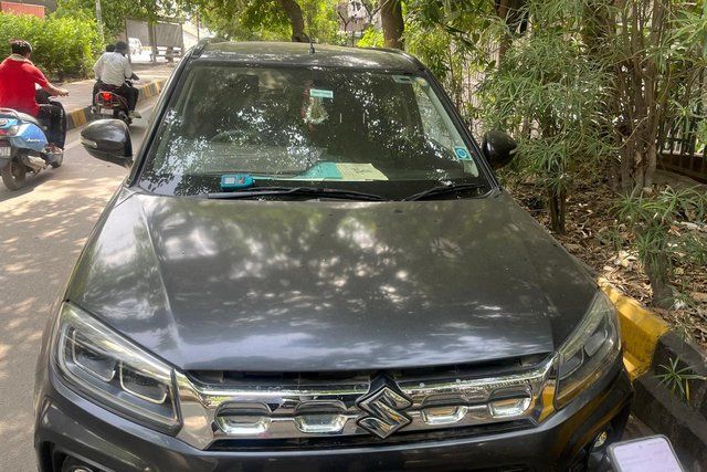 Second-hand 2020 Maruti Suzuki Vitara Brezza VXI AT for sale in New Delhi