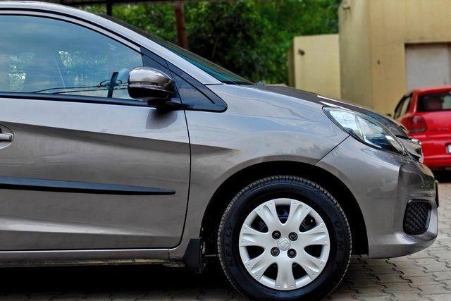 Second-hand 2016 Honda Amaze S i-VTEC for sale in New Delhi