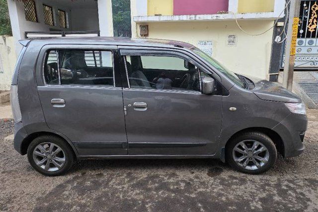 Maruti Suzuki Wagon R Stingray VXI Second-hand 2015 Maruti Suzuki Wagon R Stingray VXI for sale in Vidisha