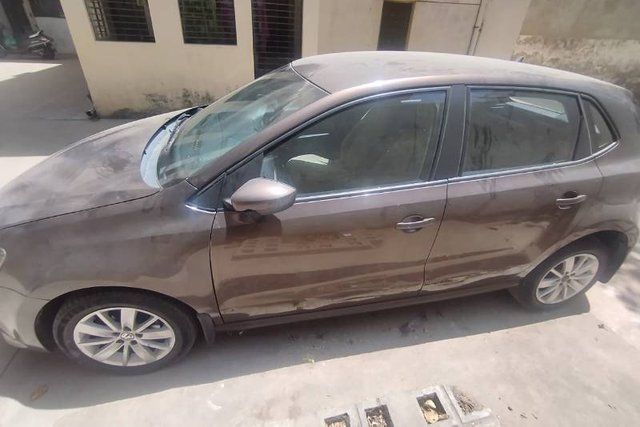Volkswagen Polo 1.2 MPI Highline Second-hand 2016 Volkswagen Polo 1.2 MPI Highline for sale in Ahmedabad