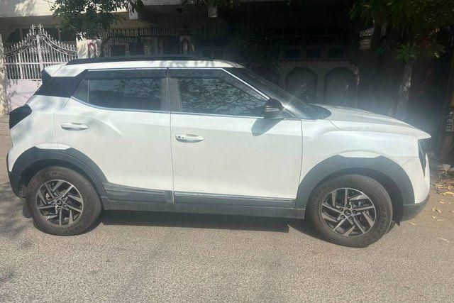 Mahindra XUV 3XO AX5 Second-hand 2025 Mahindra XUV 3XO AX5 for sale in New Delhi