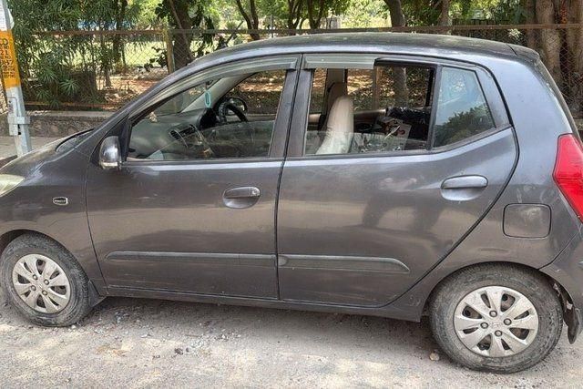 Hyundai i10 Magna Second-hand 2012 Hyundai i10 Magna for sale in New Delhi