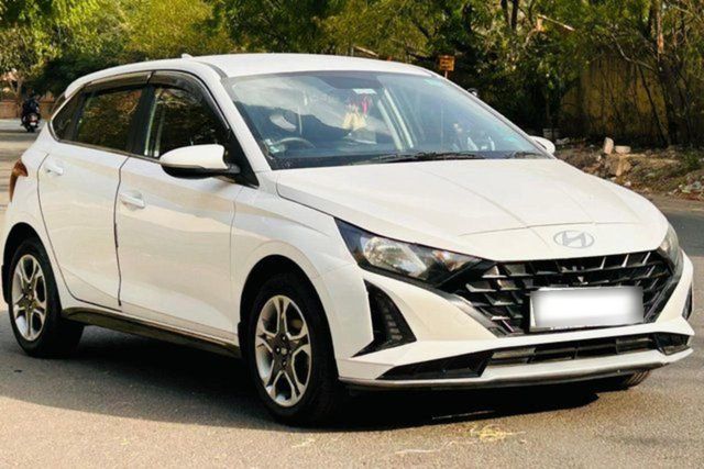 Second-hand 2024 Hyundai i20 Sportz for sale in New Delhi