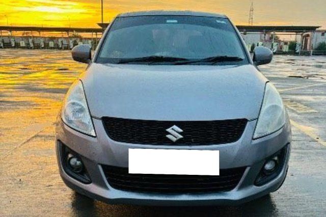 Second-hand 2015 Maruti Suzuki Swift LXI Option for sale in New Delhi