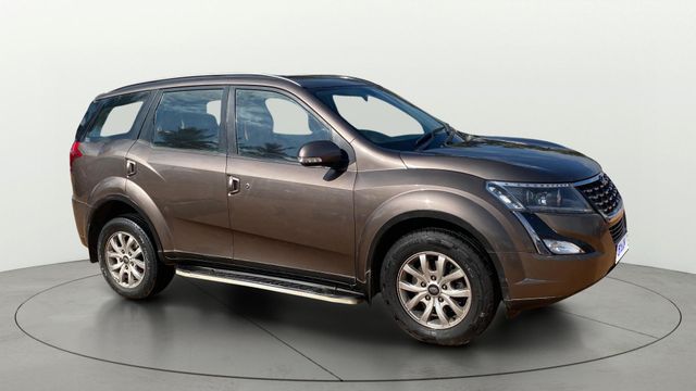Second-hand 2019 Mahindra XUV500 W9 AT for sale in Bangalore