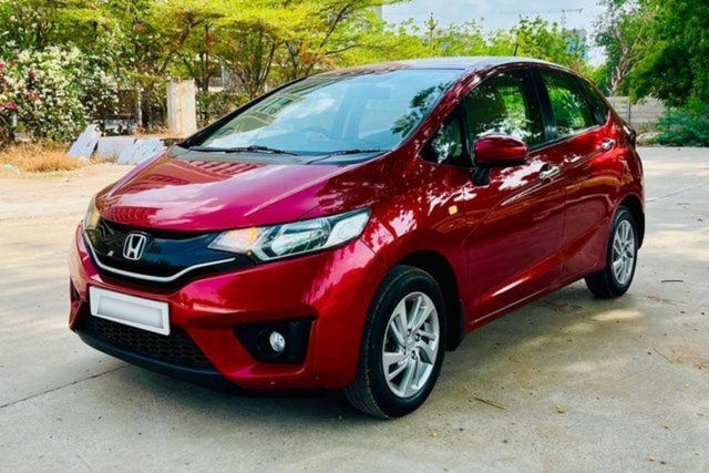 Second-hand 2019 Honda Jazz V CVT for sale in Ahmedabad