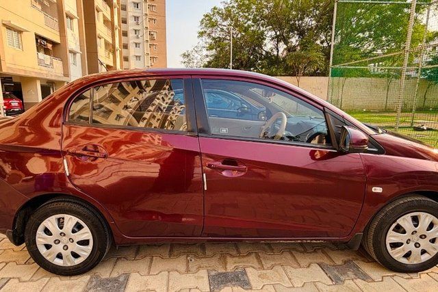 Honda Amaze S i-Vtech Second-hand 2015 Honda Amaze S i-Vtech for sale in Hyderabad