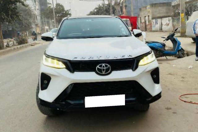 Toyota Fortuner 2.8 2WD MT BSIV Second-hand 2018 Toyota Fortuner 2.8 2WD MT BSIV for sale in New Delhi