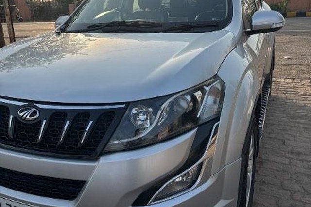 Mahindra XUV500 R W10 FWD Second-hand 2017 Mahindra XUV500 R W10 FWD for sale in Sirsa