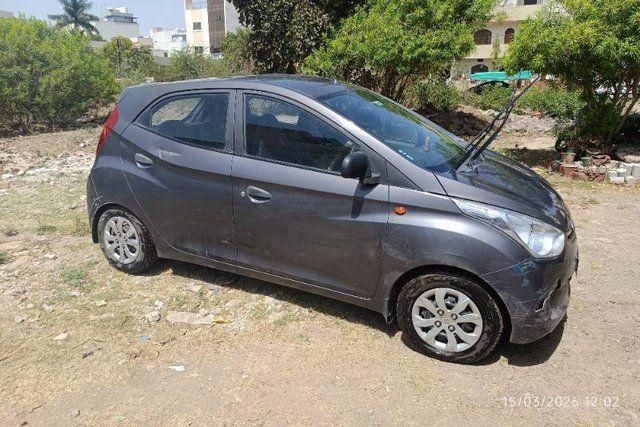 Hyundai EON Magna Plus Second-hand 2014 Hyundai EON Magna Plus for sale in Ujjain