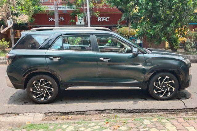 Hyundai Alcazar Signature Diesel AT Second-hand 2024 Hyundai Alcazar Signature Diesel AT for sale in Kolkata