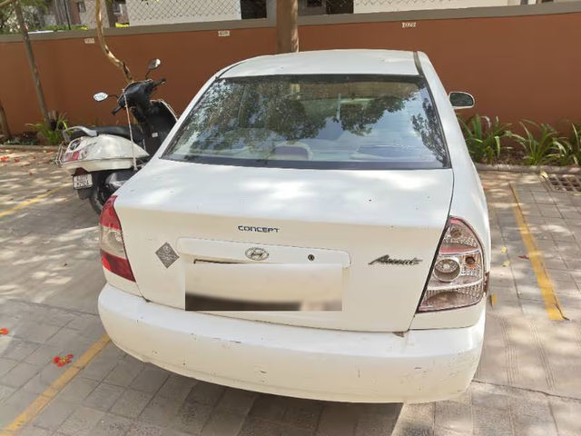 Hyundai Accent GLE Second-hand 2011 Hyundai Accent GLE for sale in Ahmedabad
