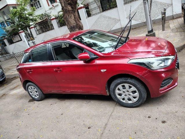 Second-hand 2019 Hyundai i20 Petrol CVT Magna Executive for sale in Mumbai