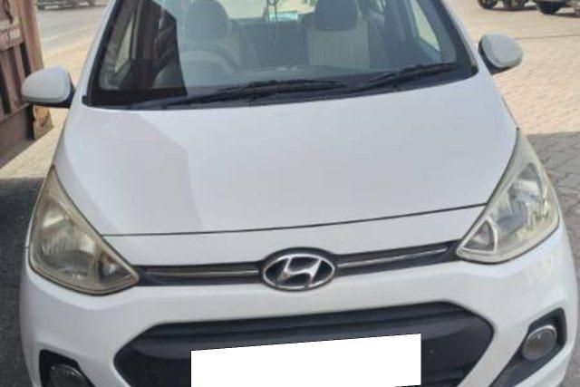 Hyundai Grand i10 Sportz Second-hand 2016 Hyundai Grand i10 Sportz for sale in Morbi