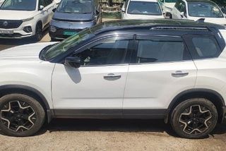 Used Tata Safari Accomplished Dark