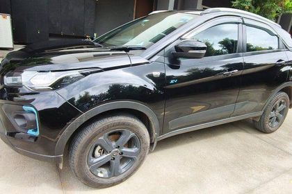Tata Nexon EV XZ Plus Lux Dark Edition