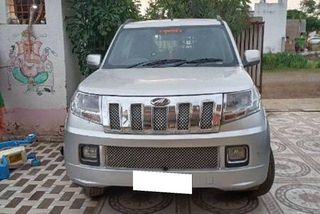 Used Mahindra TUV 300 T8