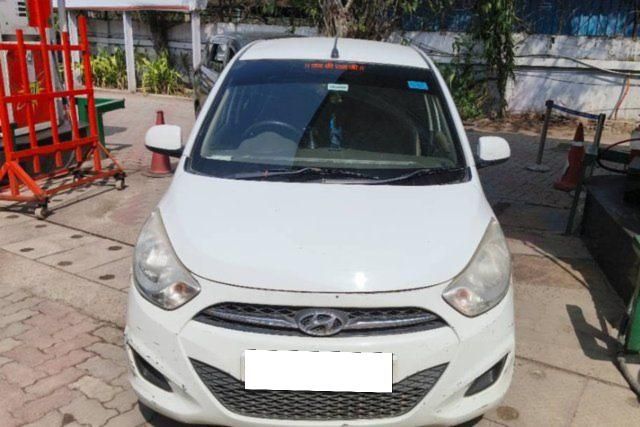 Hyundai i10 Magna 1.1L Second-hand 2013 Hyundai i10 Magna 1.1L for sale in New Delhi