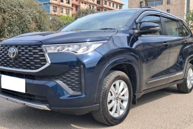 Second-hand 2025 Toyota Innova Hycross VX 8STR Hybrid for sale in New Delhi