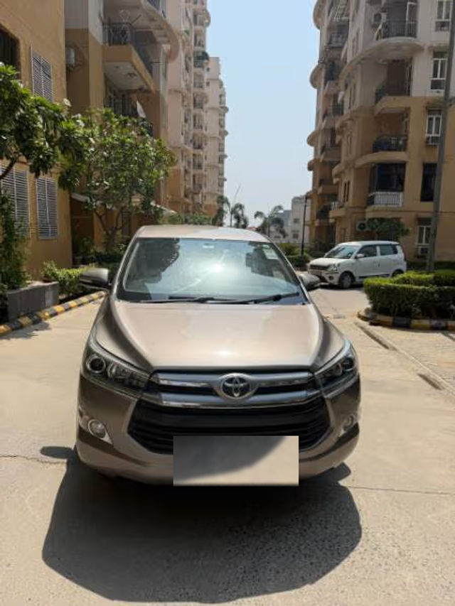 Second-hand 2017 Toyota Innova Crysta 2.4 VX MT BSIV for sale in New Delhi