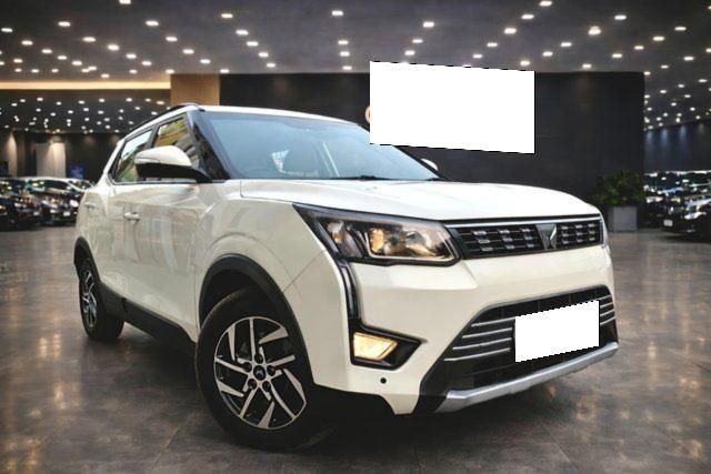 Mahindra XUV300 W8 Opt Second-hand 2023 Mahindra XUV300 W8 Opt for sale in Kolkata