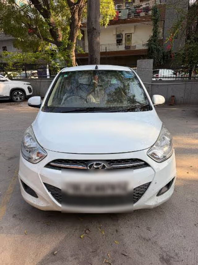Hyundai i10 Magna Second-hand 2013 Hyundai i10 Magna for sale in New Delhi