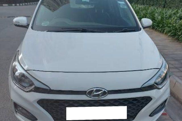 Second-hand 2018 Hyundai i20 Petrol CVT Asta for sale in Bangalore