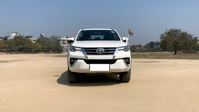 Toyota Fortuner 2.8 2WD AT BSIV Second-hand 2017 Toyota Fortuner 2.8 2WD AT BSIV for sale in New Delhi